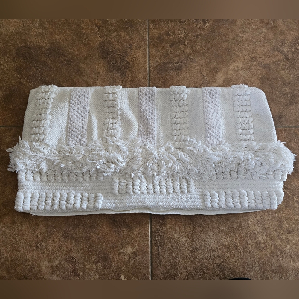 White | MAGASCHONI | Detailed Pillow Cover